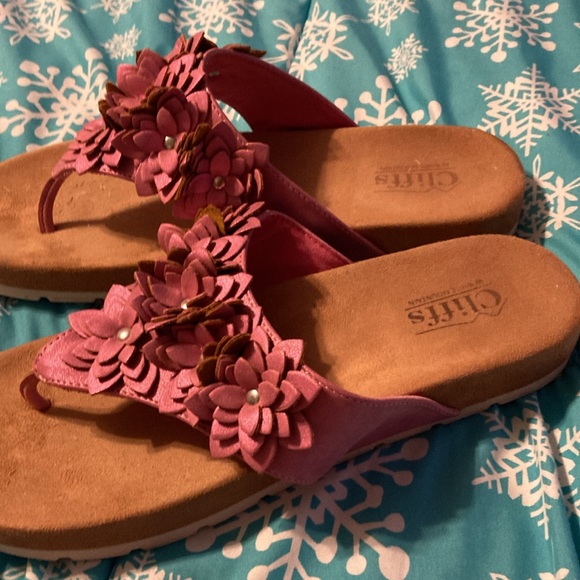 Cliffs by WHITE MOUNTAIN Pink Floral Sandals - Picture 3 of 5